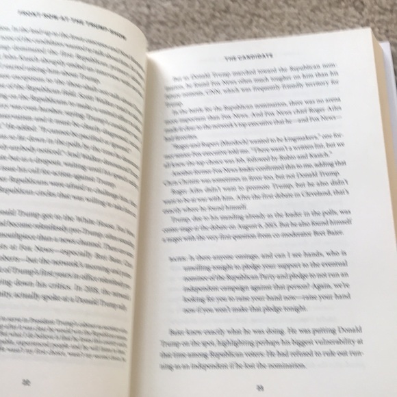 🌸NEW🌸 “Front Row At The Trump Show” Book - Picture 5 of 6